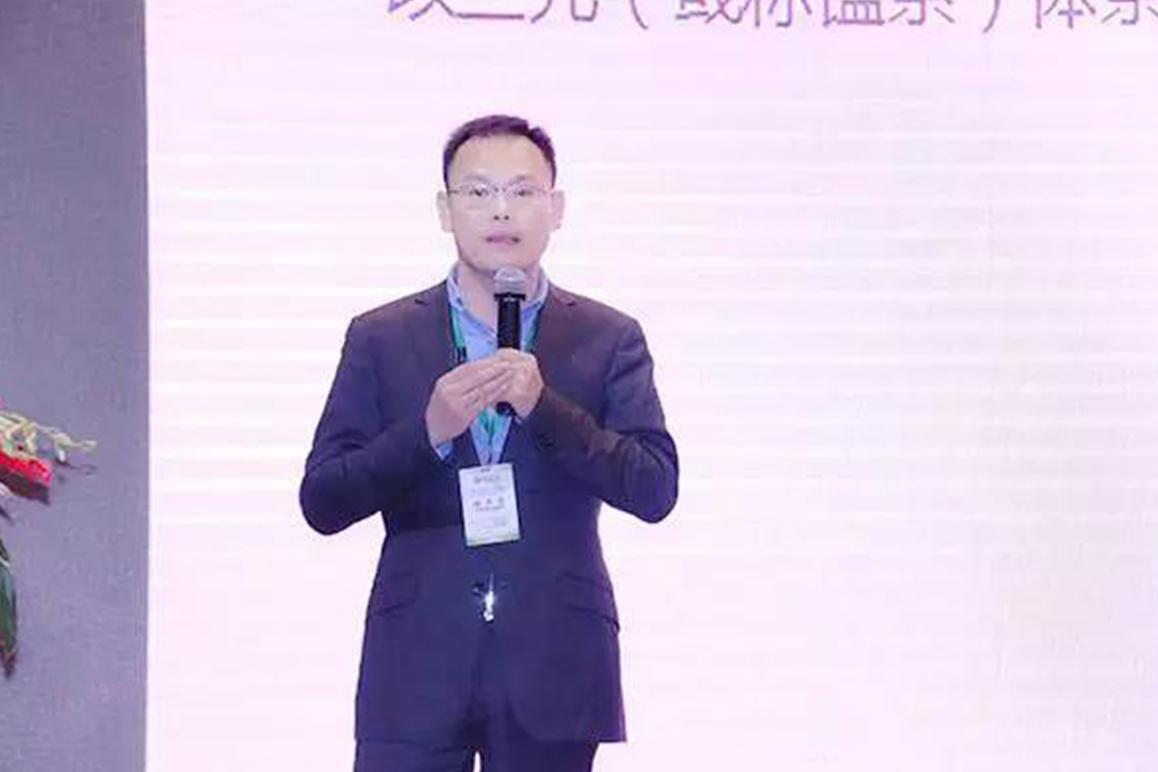 乐玩体育·(中国)官方网站赞助并出席第三届中国新能源汽车总工技术峰会暨第二届运营商与车企对接采购交流会3.jpg